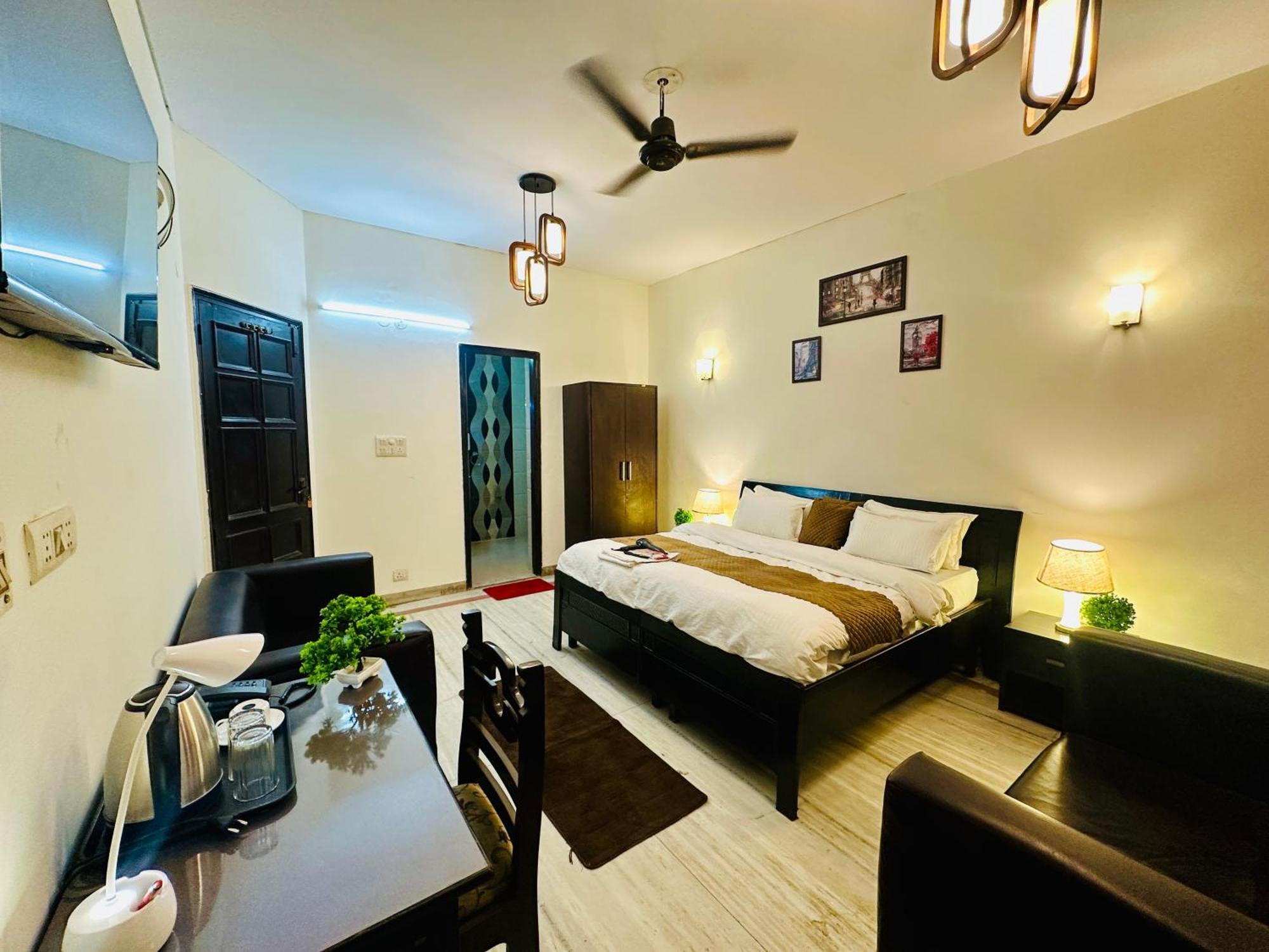 Hotel The White Scent-Near Noida Sector 18 Metro Extérieur photo